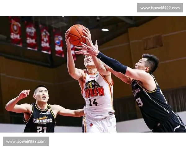 铁血防线对撞全场紧绷防守大战决定赛季最终胜负走向 铁血防线对撞全场紧绷防守大战决定赛季最终胜负走向