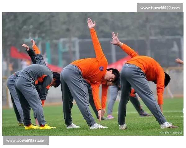 全面提升运动表现的热身训练方法与实用指南 全面提升运动表现的热身训练方法与实用指南